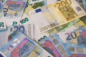 Banconote euro per ricevuta pagamento in contanti